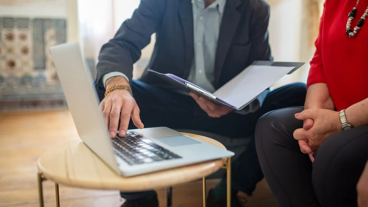 Meeting a professional about your solopreneur website